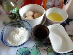 电饭锅版海绵蛋糕的做法步骤1