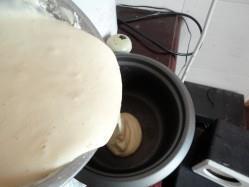 电饭锅版海绵蛋糕的做法步骤12