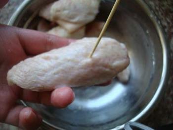 脆皮炸鸡翅的做法步骤2