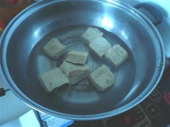 香椿拌豆腐的做法步骤3