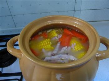 胡萝卜玉米骨头汤的做法步骤8