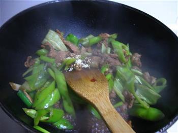 尖椒炒肉片的做法步骤9