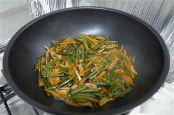 里脊炒蕨菜的做法步骤10