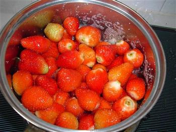 糖水草莓的做法步骤5