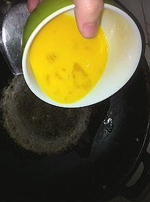 凉瓜炒蛋的做法步骤2