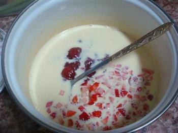 草莓果肉冰淇淋的做法步骤6