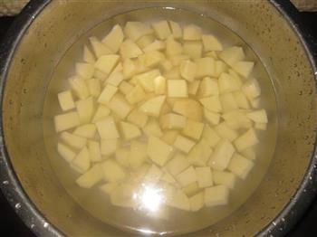 咸芥菜缨炖土豆的做法图解1