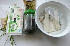 豆豉海鳗蒸豆腐的做法步骤1
