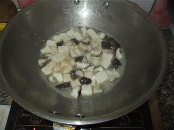 香菇烧豆腐的做法步骤7