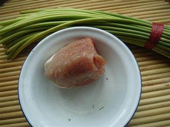 蒜苔炒肉丝的做法步骤1