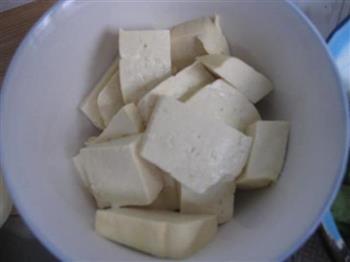 小白菜豆腐鱼丸汤的做法步骤1