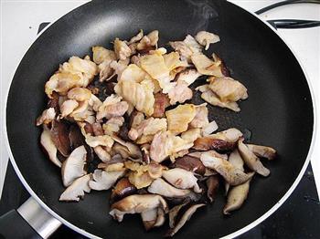 五花肉炒香菇的做法图解7