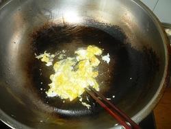 小葱蛋炒饭的做法步骤2