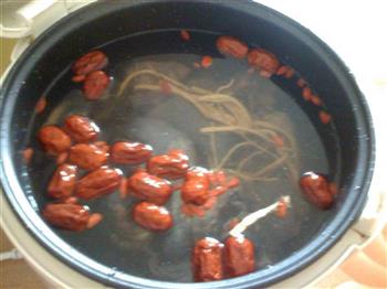 红枣乌鸡汤的做法步骤3