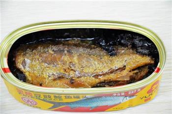豆豉鲮鱼拌油麦菜的做法步骤2