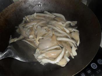 素炒平菇的做法步骤2