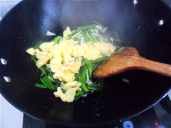 蒜苗炒鸡蛋的做法步骤7