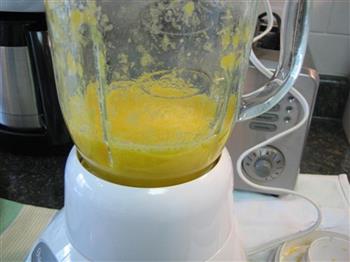 鲜橙汁蛋奶芝麻卷的做法步骤3