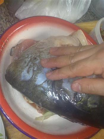 阿瓦山剁椒鱼头的做法步骤3