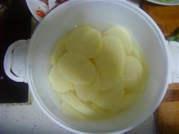老干妈土豆片的做法步骤1