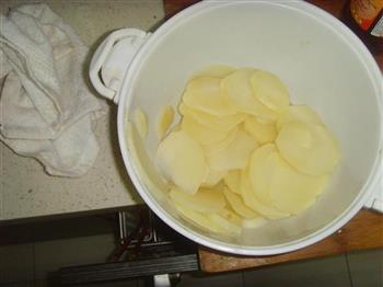 老干妈土豆片的做法步骤3