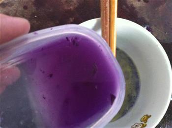 紫甘蓝鸡蛋豆腐羹的做法步骤2
