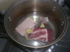 干豆角红烧肉的做法步骤1