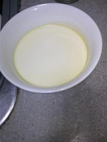 牛奶鸡蛋布丁的做法图解2