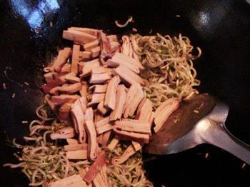 干豆腐炒豆芽的做法步骤6