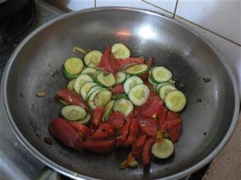 西红柿黄瓜炒鸡蛋的做法步骤6