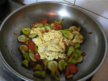 西红柿黄瓜炒鸡蛋的做法步骤8