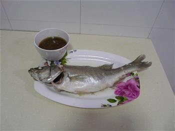 清蒸海鲈鱼的做法步骤4