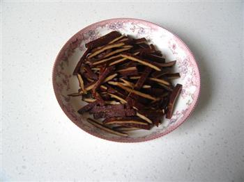 徽茶干青椒肉丝的做法步骤4