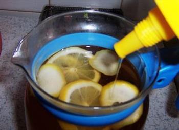 柠檬蜂蜜冰红茶的做法步骤6