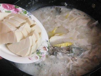 春笋豆腐鲈鱼头汤的做法步骤7