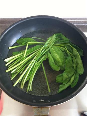 凉拌菠菜金针菇的做法步骤3