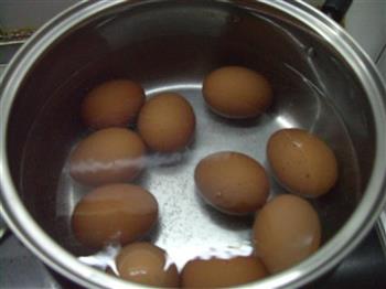 卤五香茶叶蛋的做法步骤1