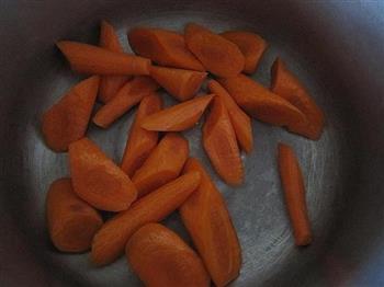 红萝卜鸡脚汤的做法步骤4