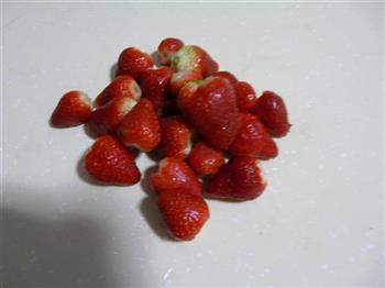 梅花草莓糕的做法图解1