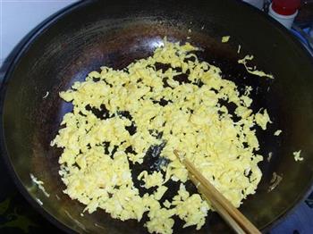 韭菜鸡蛋海米合子的做法步骤2