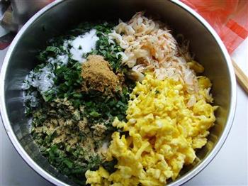 韭菜鸡蛋海米合子的做法步骤3