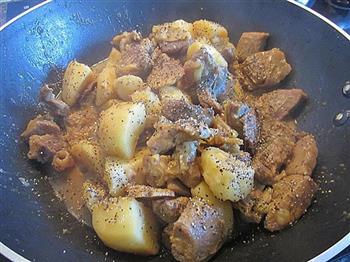 咖喱牛腩焖土豆的做法图解11