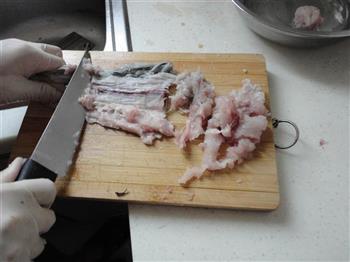 鲅鱼锅贴的做法步骤2