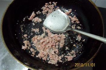 泡椒肉糜炒凉粉的做法步骤1