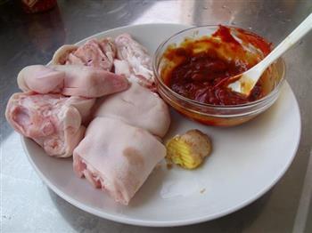 韩式酱烤猪蹄的做法步骤1