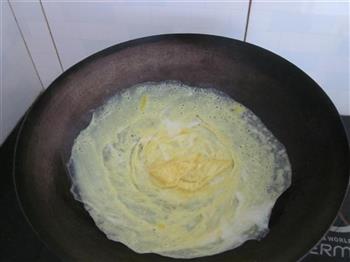 凉拌菠菜鸡蛋丝的做法步骤3