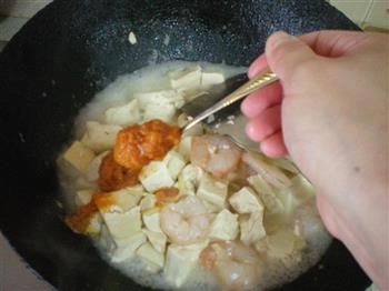 蟹黄虾仁豆腐的做法步骤7