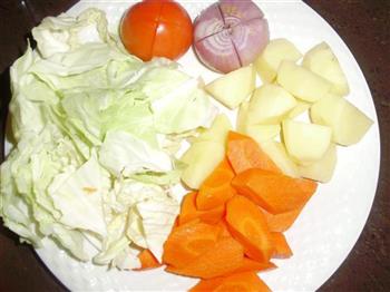 五彩玉米排骨汤的做法步骤1