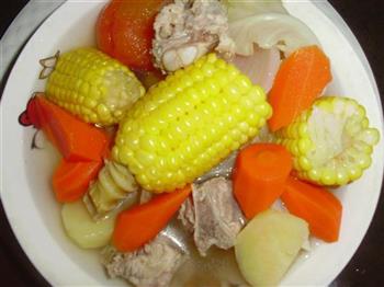 五彩玉米排骨汤的做法步骤4
