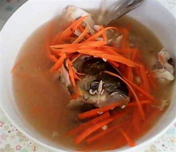 胡萝卜鱼头汤的做法步骤9